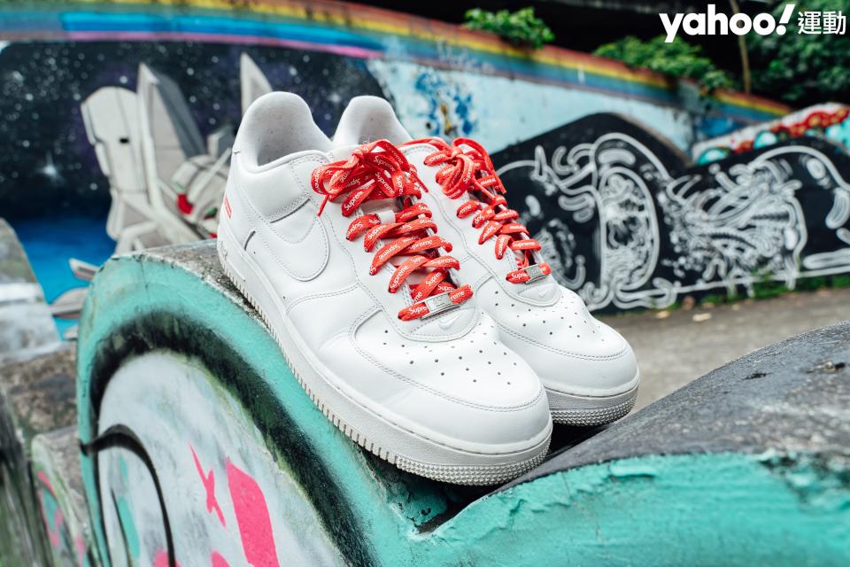 Nike Air Force 1 Low Supreme ”White”。（Yahoo奇摩運動）