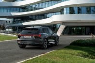 <p>Audi Q8 e-tron</p> 