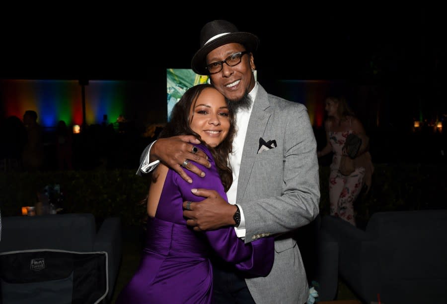 Late actor Ron Cephas Jones hugs daughter Jasmine.