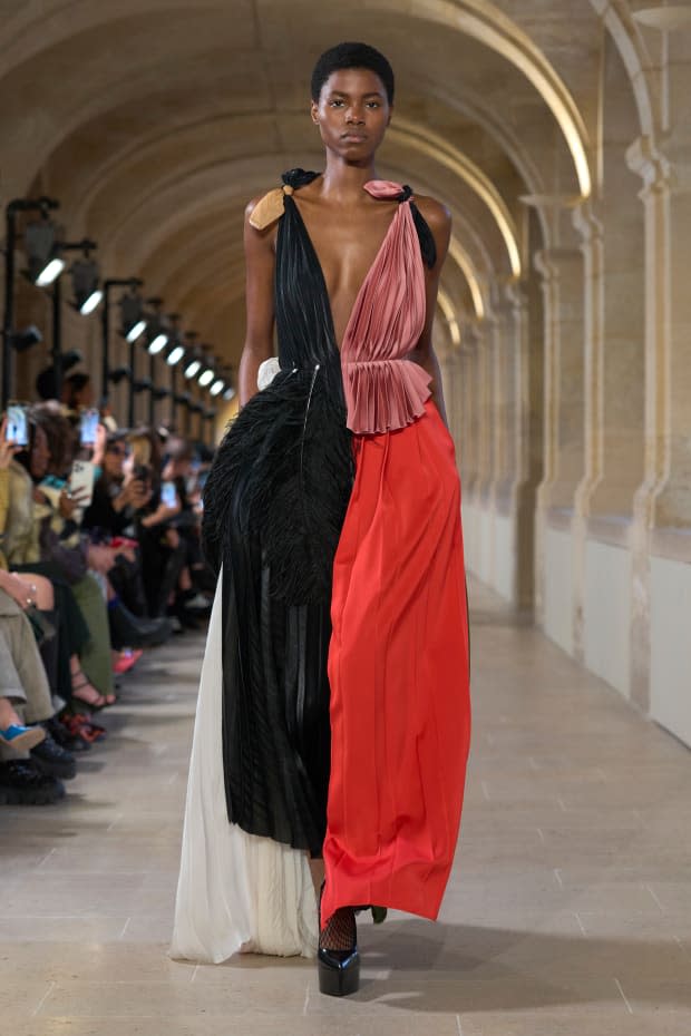 <p>Victoria Beckham Fall 2023. Photo: Imaxtree</p>