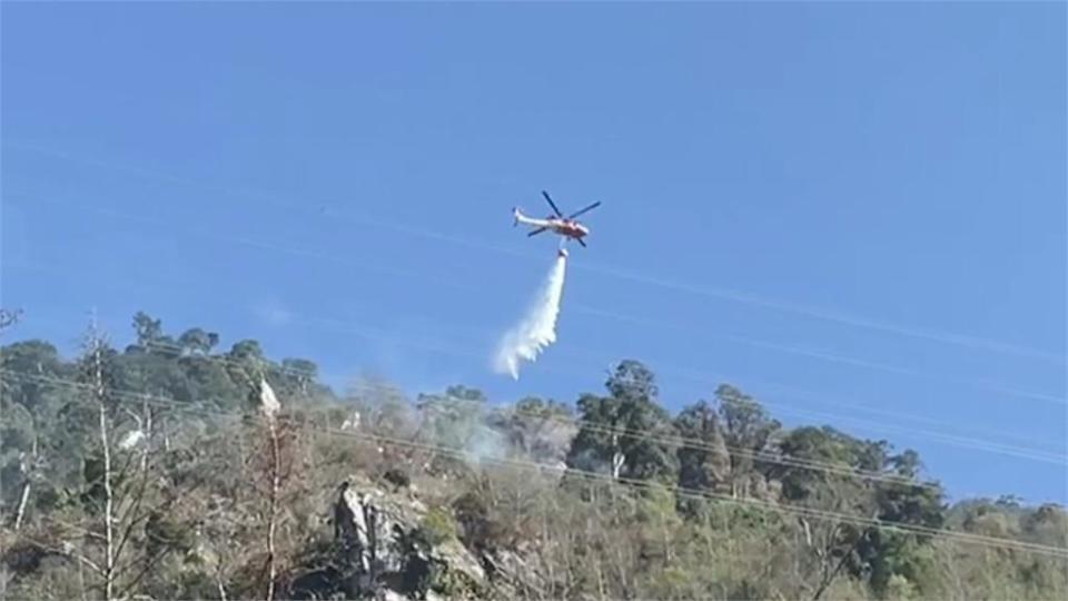 中橫便道林班地起火 空勤直升機空中灑水