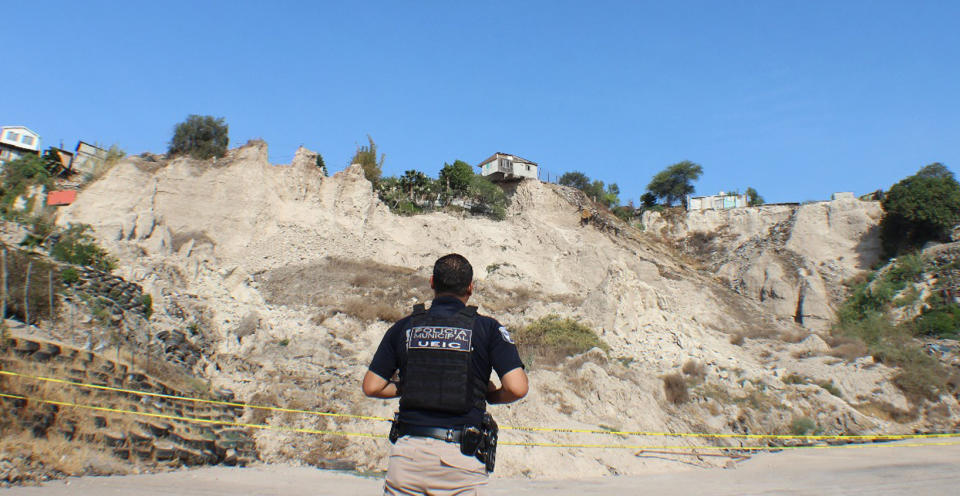 FOTOS | Falla geológica colapsa casas en Tijuana