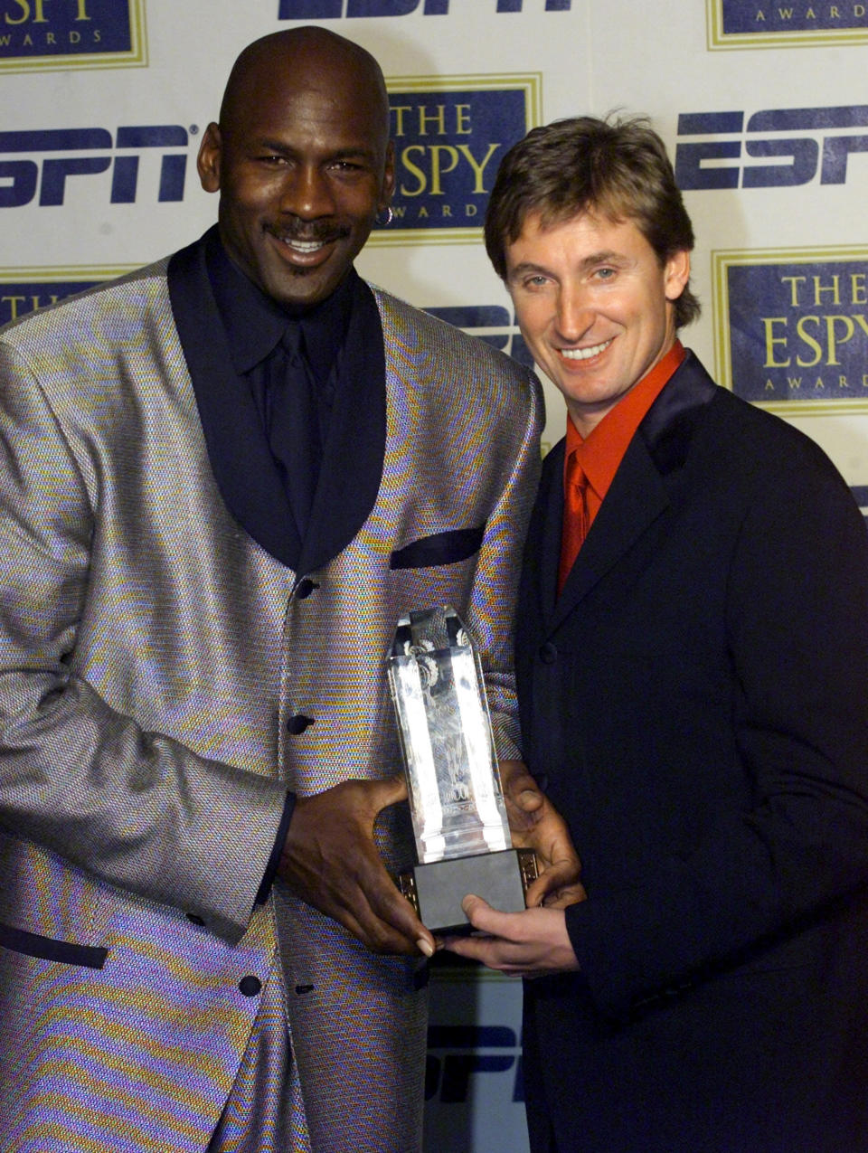 Zwei Legenden ihres Sports: NBA-Star Michael Jordan (l.) und NHL-Gigant Wayne Gretzky. (Bild: Reuters)