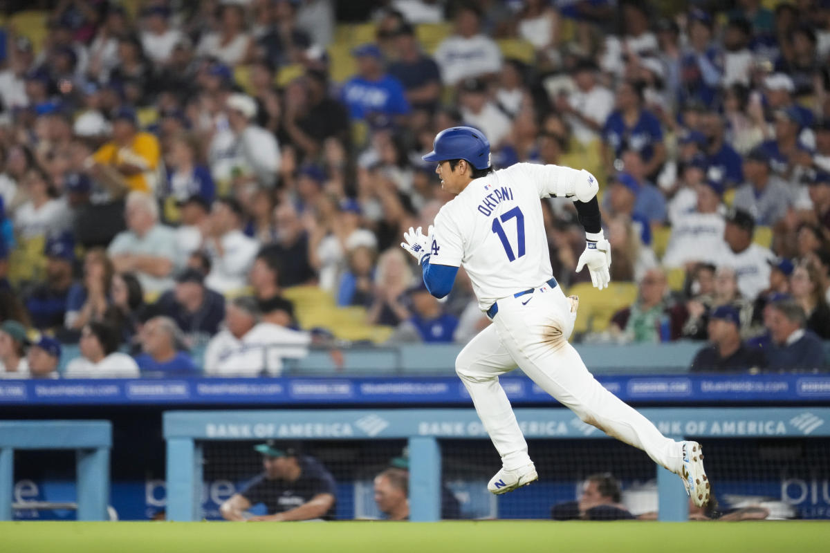 La estrella de los Dodgers, Shohei Ohtani, pega un grand slam para dejar en el campo a los Yankees y unirse al club 40-40 de la MLB en tiempo récord