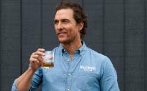 Darauf einen Drink: Erst im November feierte Oscar-Preisträger Matthew McConaughey seinen 51. Geburtstag. (Bild: Brendon Thorne/Getty Images for Wild Turkey)