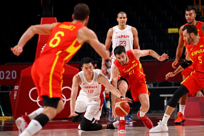 Basketball - Men - Group C - Japan v Spain