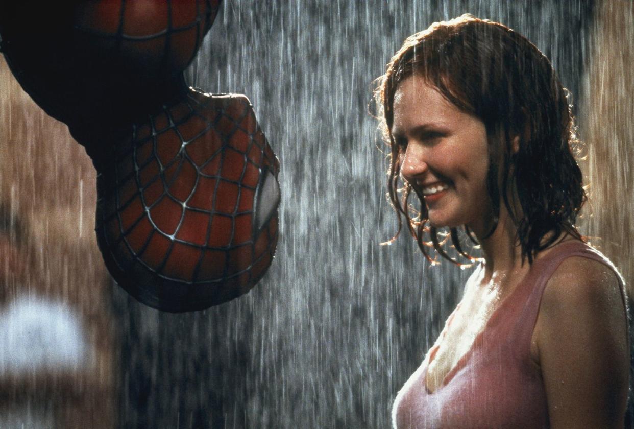 tobey maguire as spider man, kirsten dunst as mary jane, spider man