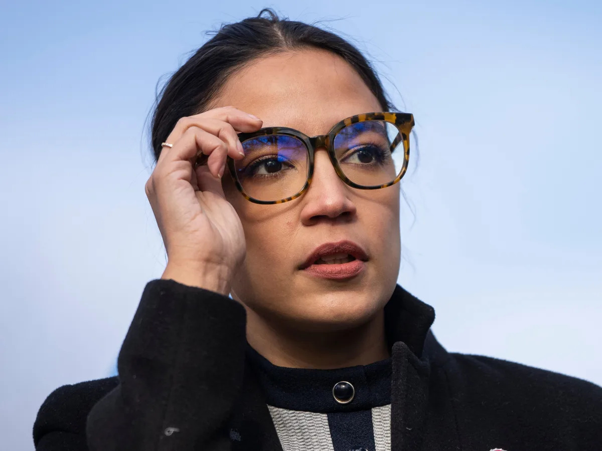 Alexandria Ocasio-Cortez tells pissed-off Swifties to demand the Justice Departm..