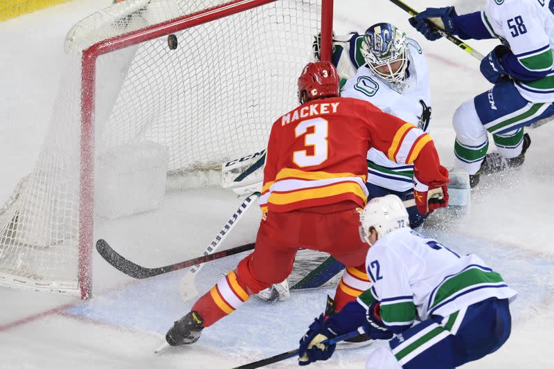 NHL: Vancouver Canucks at Calgary Flames