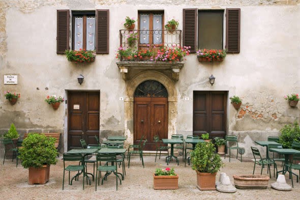 closed restaurant italy