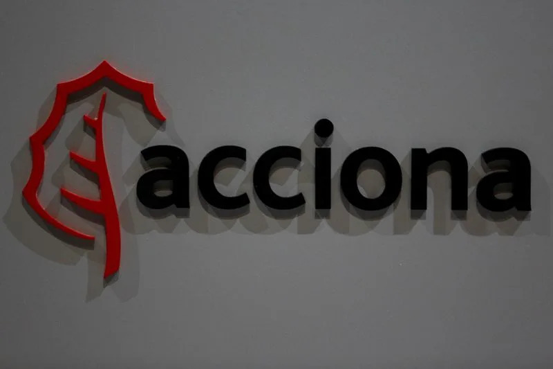 Acciona de España lanza vehículo eléctrico con batería intercambiable