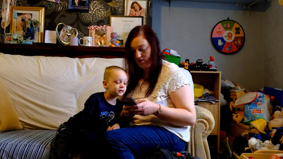 Kayleigh Boffey, 33, and three-year-old son Thomas. (SWNS)