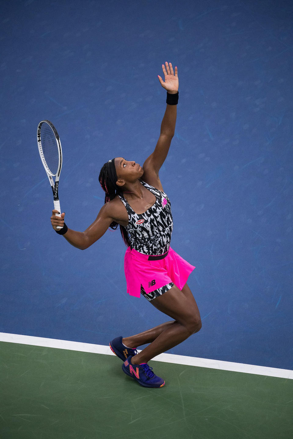 勞力士代言人科妮．高夫（Cori Gauff）在2021年美國網球公開賽氣勢發球。