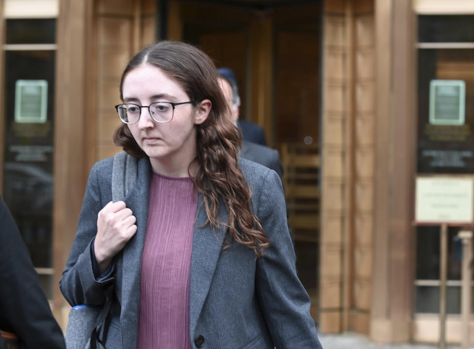 Photo by: Andrea Renault/STAR MAX/IPx 2023 10/10/23 Caroline Ellison arrives at court for the criminal trial of Sam Bankman-Fried who faces charges of fraud and money laundering in the collapse of his crypto exchange, FTX on October 10, 2023 in New York City.