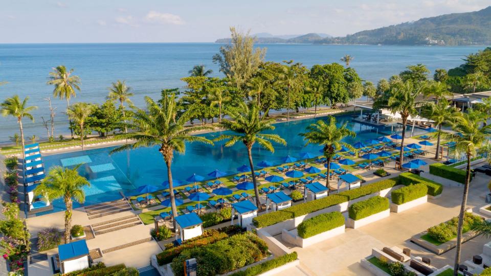 Hyatt Regency Phuket Resort面向卡瑪拉海灘，日夜都可以欣賞美景。