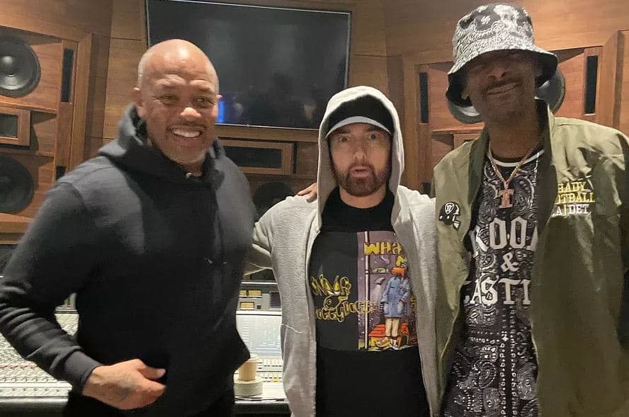 Dr. Dre, Eminem et Snoop Dogg en studio le 16 août 2022 - Eminem - AFP