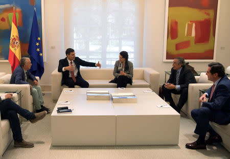 Spain's Prime Minister Pedro Sanchez gestures during a meeting with union leaders and Labour Minister Magdalena Valerio at the Moncloa Palace in Madrid, Spain, June 13, 2018. REUTERS/Paul Hanna