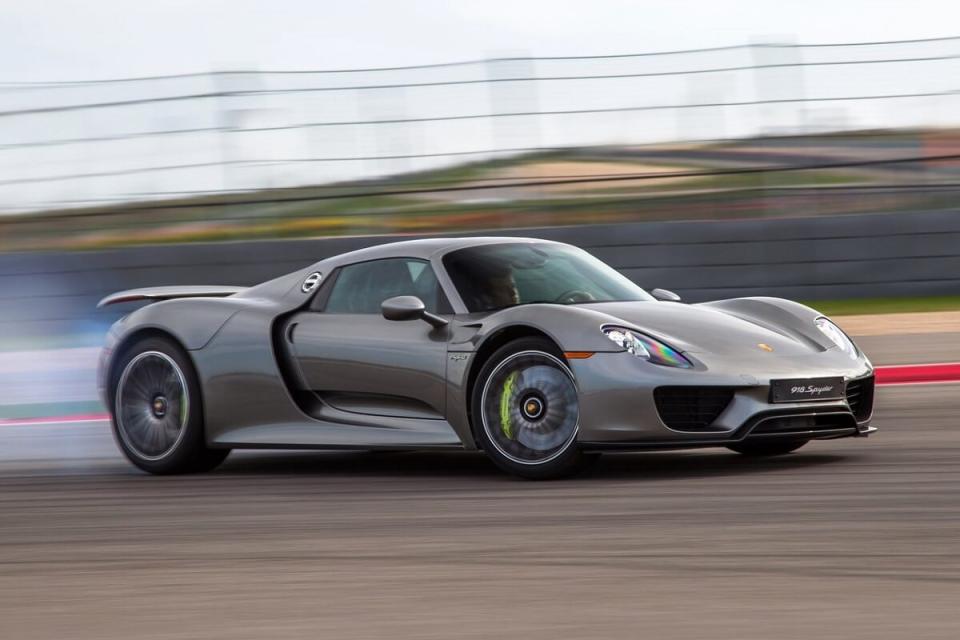 Porsche-918_Spyder-3.jpg