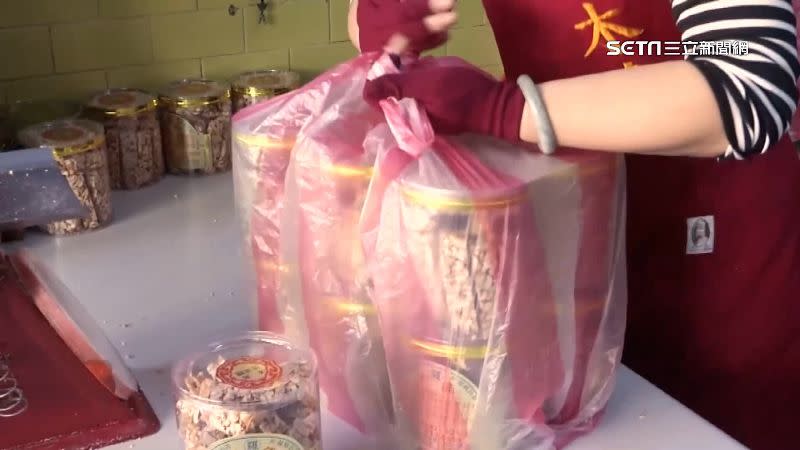 鳳山知名花生糖因年節送禮需求增，改採限購制度。