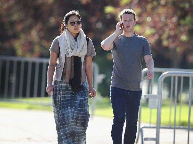 Mark Zuckerberg wears same clothes everyday, here's why - Oneindia