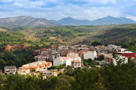 Navajas es la localidad de menos de 50.000 habitantes más endeudado de España. Y eso que su deuda total se ha reducido desde 2012 de los 5,6 millones a los 5,2. Cada uno de los 716 vecinos de este municipio castellonense, gobernado por Alternativa por Navajas, debe 7.200 euros. (Foto: Getty Images). 