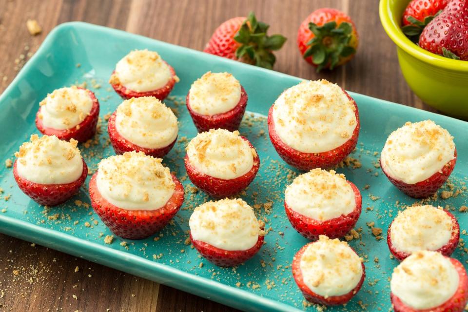 Cheesecake-Stuffed Strawberries