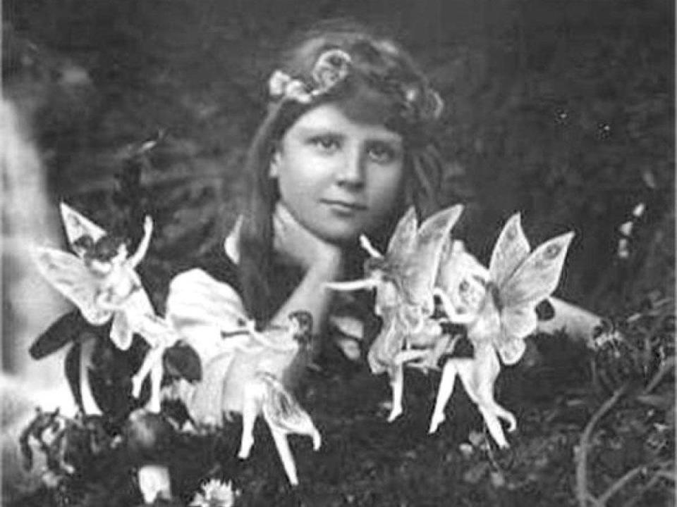 The Cottingley Fairies photographs of 1917, which some interpreted as proof of paranormal phenomena (Wikimedia Commons)