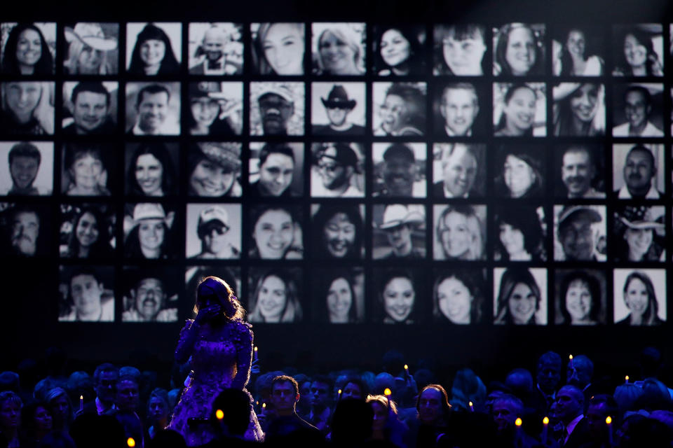 Carrie Underwood performs a tribute to those in the country music community who died in 2017. Her tribute included the 58 victims killed in the Las Vegas shooting. (Photo: Taylor Hill via Getty Images)