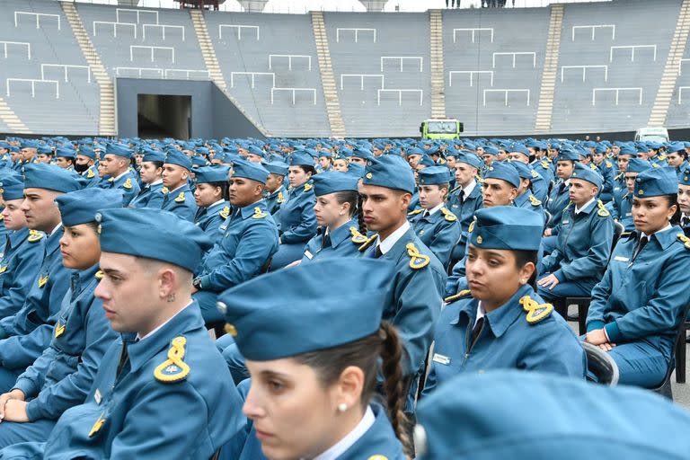 Los nuevos cadetes y guardias del Servicio Penitenciario Bonaerense