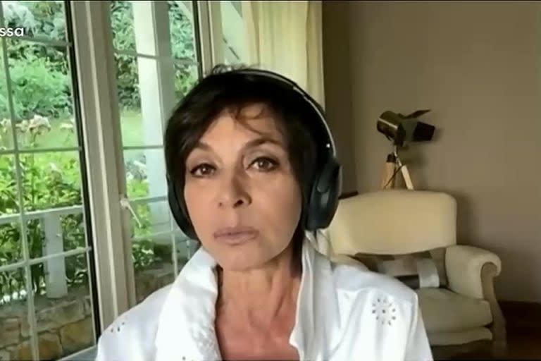 Este miércoles, Mónica Gutiérrez protagonizó un blooper en vivo (Captura video)
