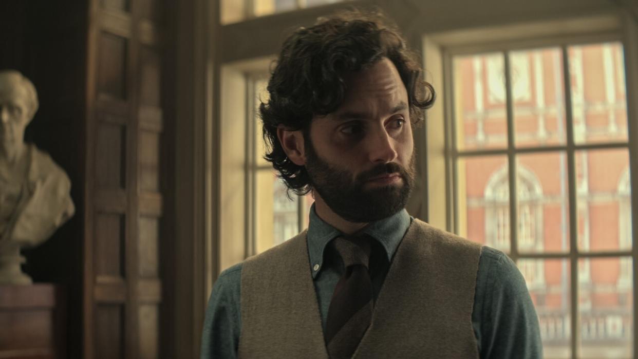  penn badgley as joe goldberg in you. 