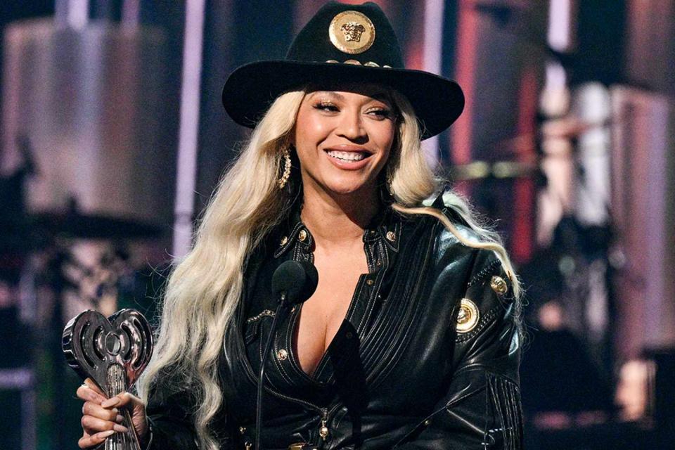 <p>Michael Buckner/Billboard via Getty</p> Beyonce accepts the Innovator Award at the 2024 iHeartRadio Music Awards