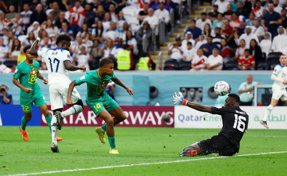 L'Anglais Bukayo Saka marque son troisième but (REUTERS)