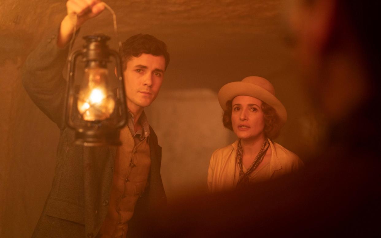 Max Mallowan (Jonah Hauer-King) and Agatha Christie (Lyndsey Marshal) hunt for treasure and clues - Television Stills