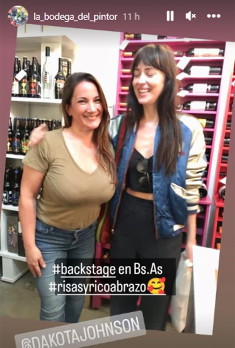 Dakota Johnson compró vinos en San Telmo y accedió a una foto con la dueña del local