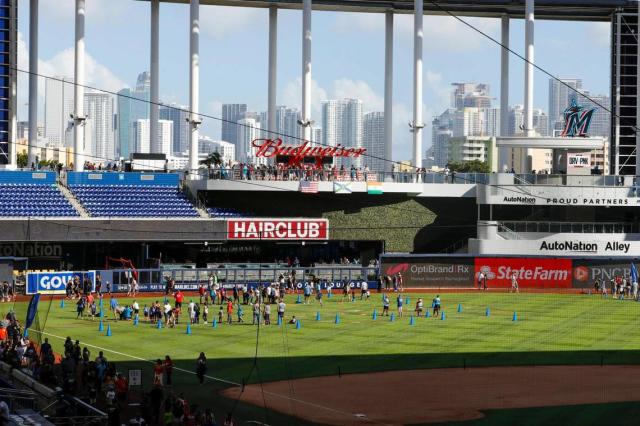 Marlins working teal back into color scheme during 25th