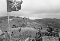 <p>American troops on Hill Timothy preparing for battle against the Vietcong on April 11, 1968 during the Vietnam war. (Photo: Terry Fincher/Daily Express/Hulton Archive/Getty Images) </p>