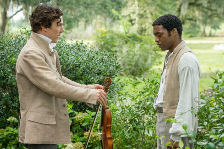 Beneditch Cumberbatch y Chiwetel Ejiofor en 12 años de esclavitud, la gran favorita