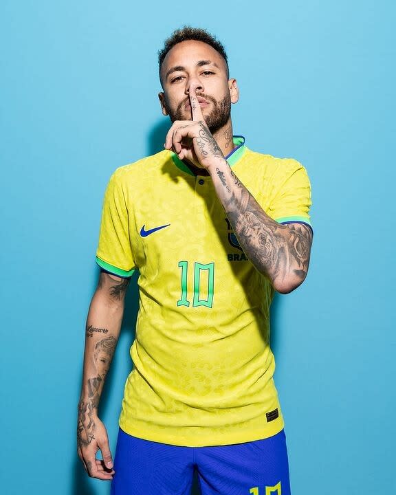 呼聲最高、也是最有希望奪冠的巴西，球衣顏色分為主場的傳統黃綠色、客場的鮮豔藍色
