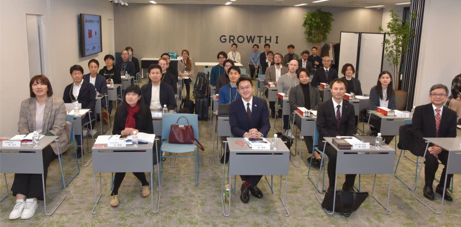 ▲福岡高雄招商說明會，現場吸引14家新創企業，40位業者到場（記者王雯玲翻攝）