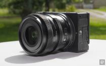 <p>Sigma fp L full-frame mirrorless camera hands-on</p> 