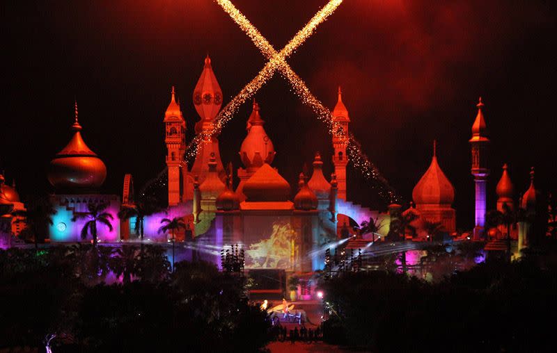 Night Exterior of Leofoo Village Theme Park