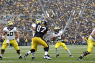 IOWA CITY, IA - NOVEMBER 5: Denard Robinson #16 of the Michigan Wolverines looks to pass against the Iowa Hawkeyes at Kinnick Stadium on November 5, 2011 in Iowa City, Iowa. Iowa won 24-16. (Photo by Joe Robbins/Getty Images)