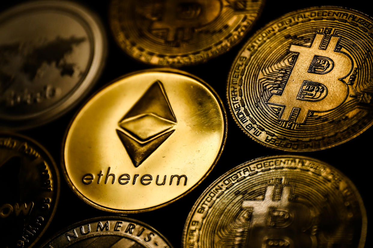 Representation of cryptocurrencies: bitcoin, ethereum 