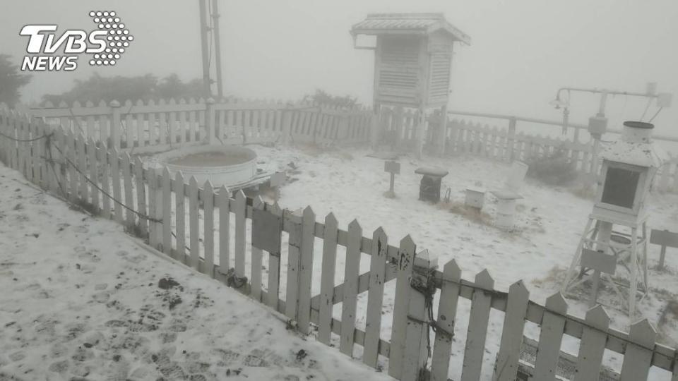 玉山降雪。（圖／氣象局提供）