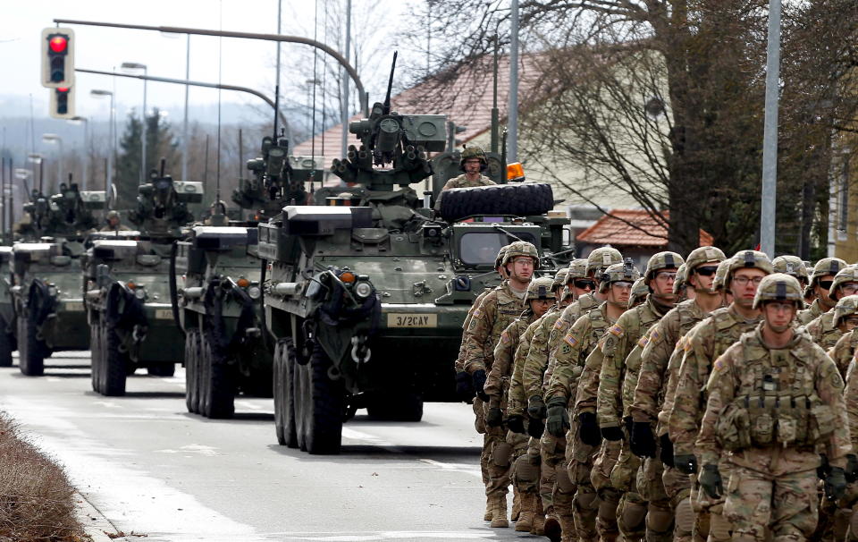 Soldaten des U.S. Army 2nd Cavalry Regiment kehren 2015 nach einer Übung in die Rose Barracks in Vilseck zurück (Bild: Reuters/Michael Dalder)