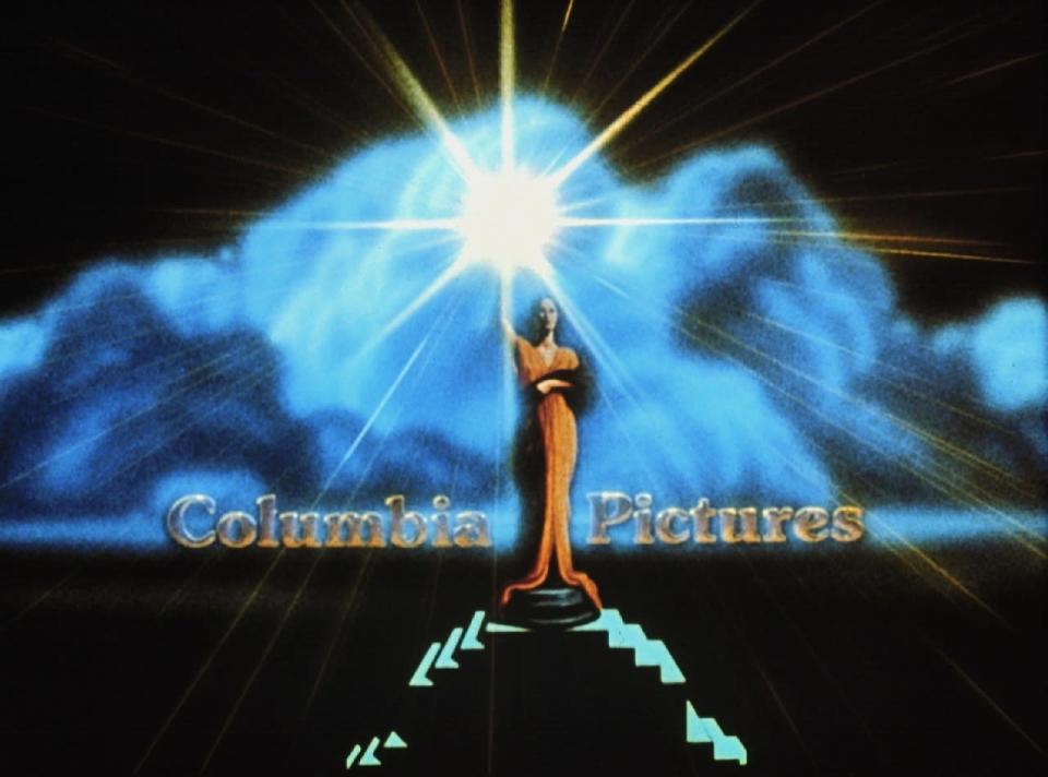 Die Frau, die die strahlende Fackel für Columbia Pictures in den Himmel hält, heißt auch tatsächlich Columbia und ist die weibliche Symbolfigur der Vereinigten Staaten. Ursprünglich soll ein römischer Soldat als Vorbild gewählt worden sein. Das aktuelle Model ist allerdings eine reale Person, die digital bearbeitet wurde.