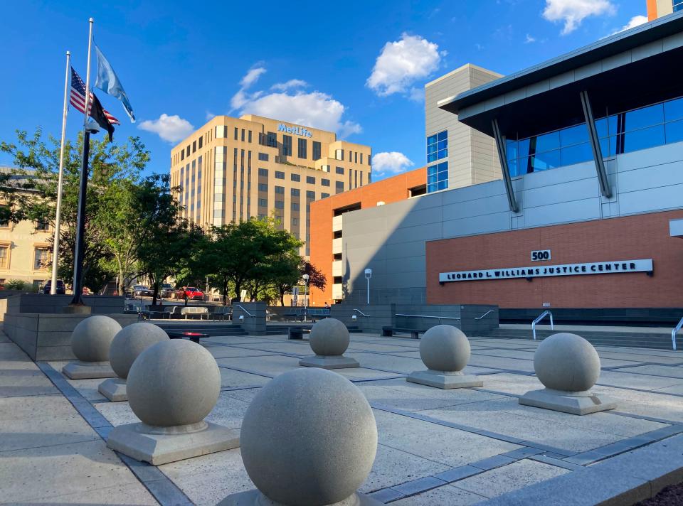 600 N. King St., or Courthouse Square, stands 10 floors overlooking the New Castle County Court House - now named the Leonard L. Williams William Justice Center. Both buildings enjoy setbacks from King Street.
