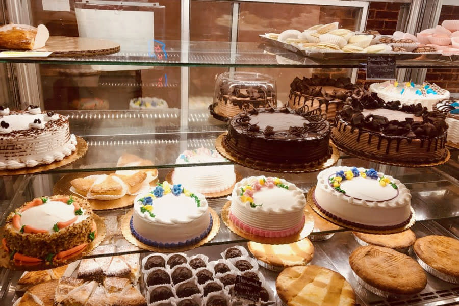 <b>Photo: elda m./<a href="https://yelp.com/biz_photos/modern-pastry-shop-boston?utm_campaign=8244ffb9-6ccf-4709-9ed9-615b5412419f%2C9f43e615-8a5d-408c-84db-0365a4b1a6a5&utm_medium=81024472-a80c-4266-a0e5-a3bf8775daa7" rel="nofollow noopener" target="_blank" data-ylk="slk:Yelp;elm:context_link;itc:0;sec:content-canvas" class="link ">Yelp</a></b>