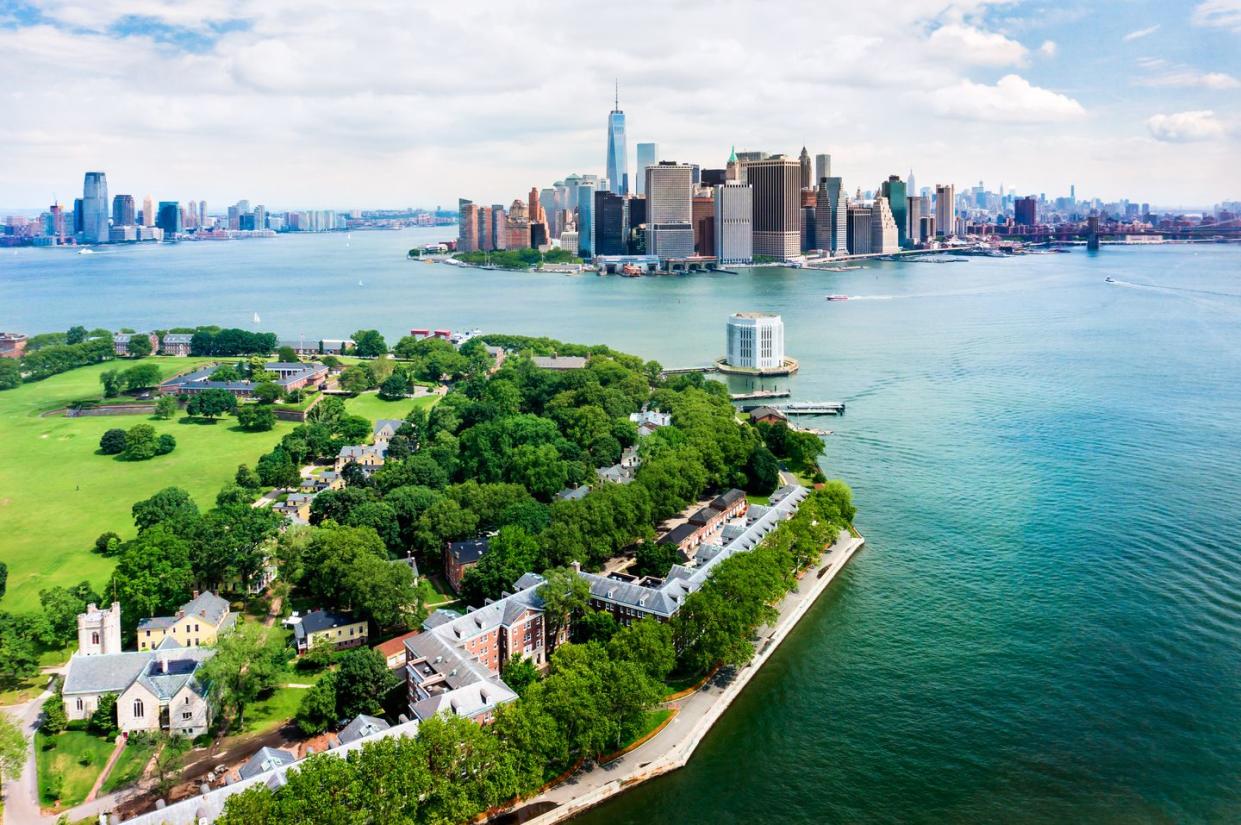 governors island, manhattan, new york, skyline, hudson river, daylight, aereal view, 2014